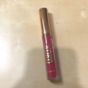 Kylie Liquid Lipstick in Okurr